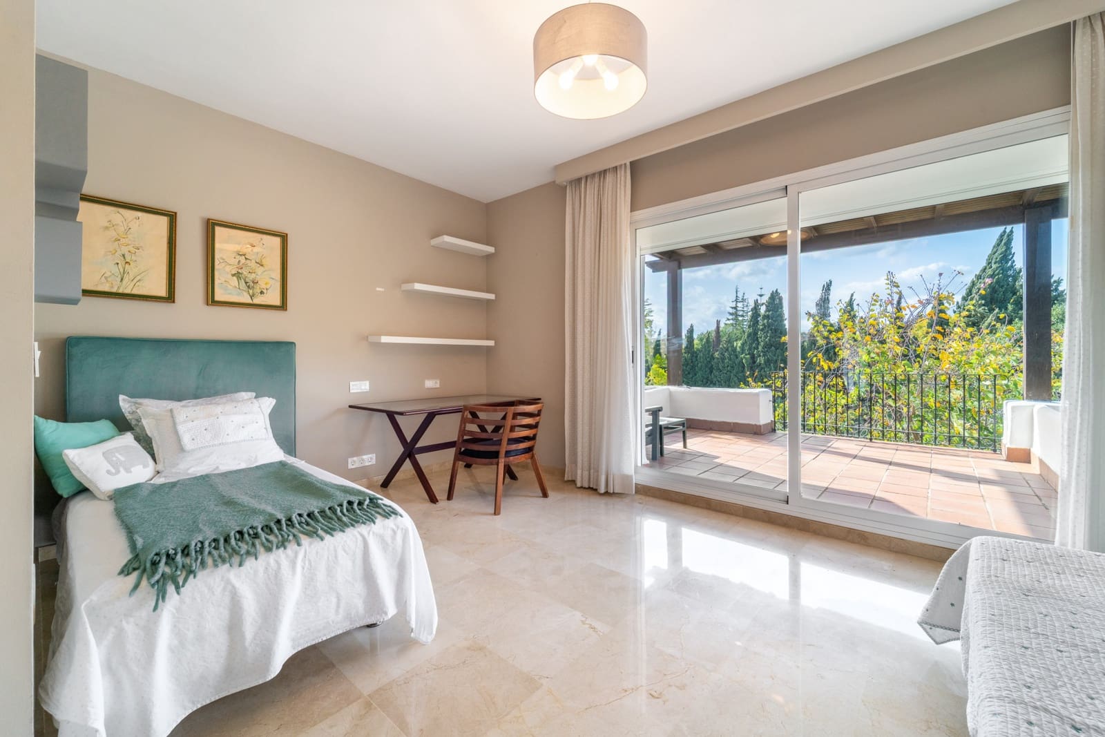 3 bedroom Townhouse for rent in Marbella with pool garage - € 4,150 (Ref: 9699689)