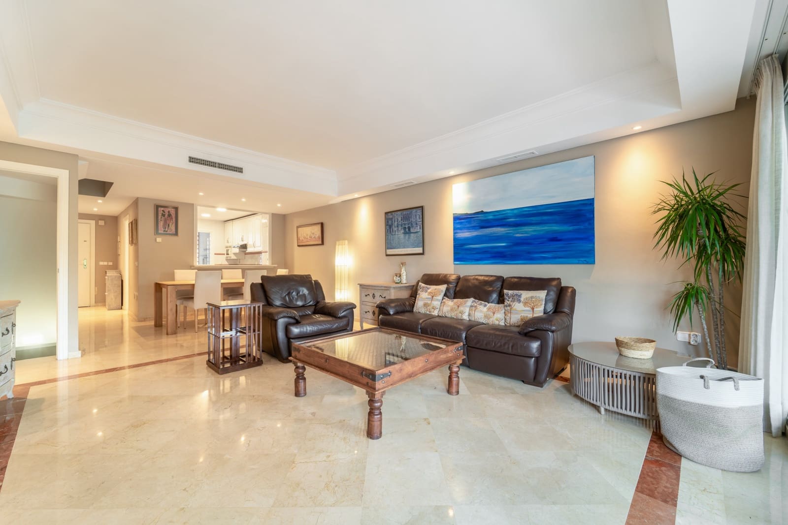 3 bedroom Townhouse for rent in Marbella with pool garage - € 4,150 (Ref: 9699689)