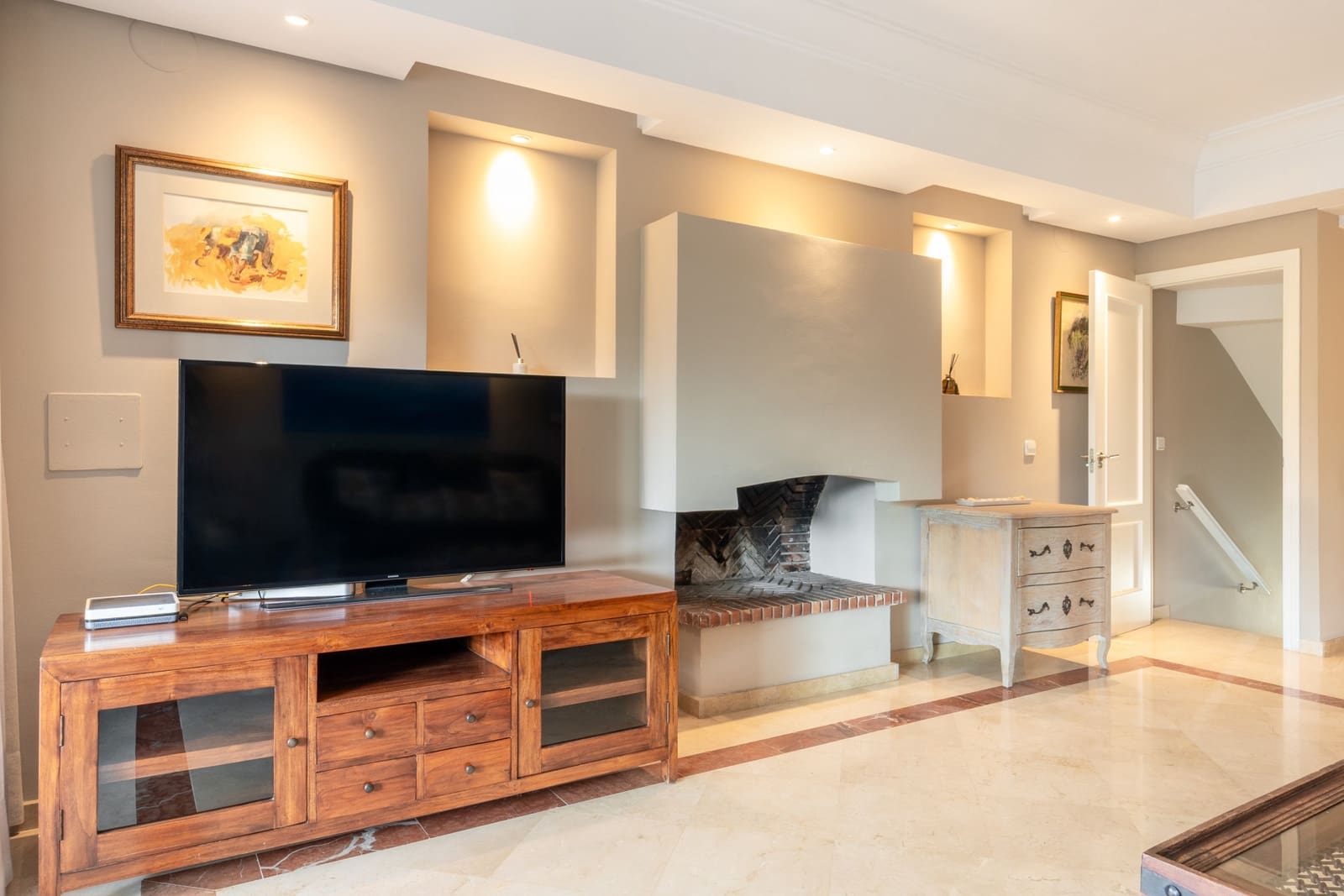 3 bedroom Townhouse for rent in Marbella with pool garage - € 4,150 (Ref: 9699689)