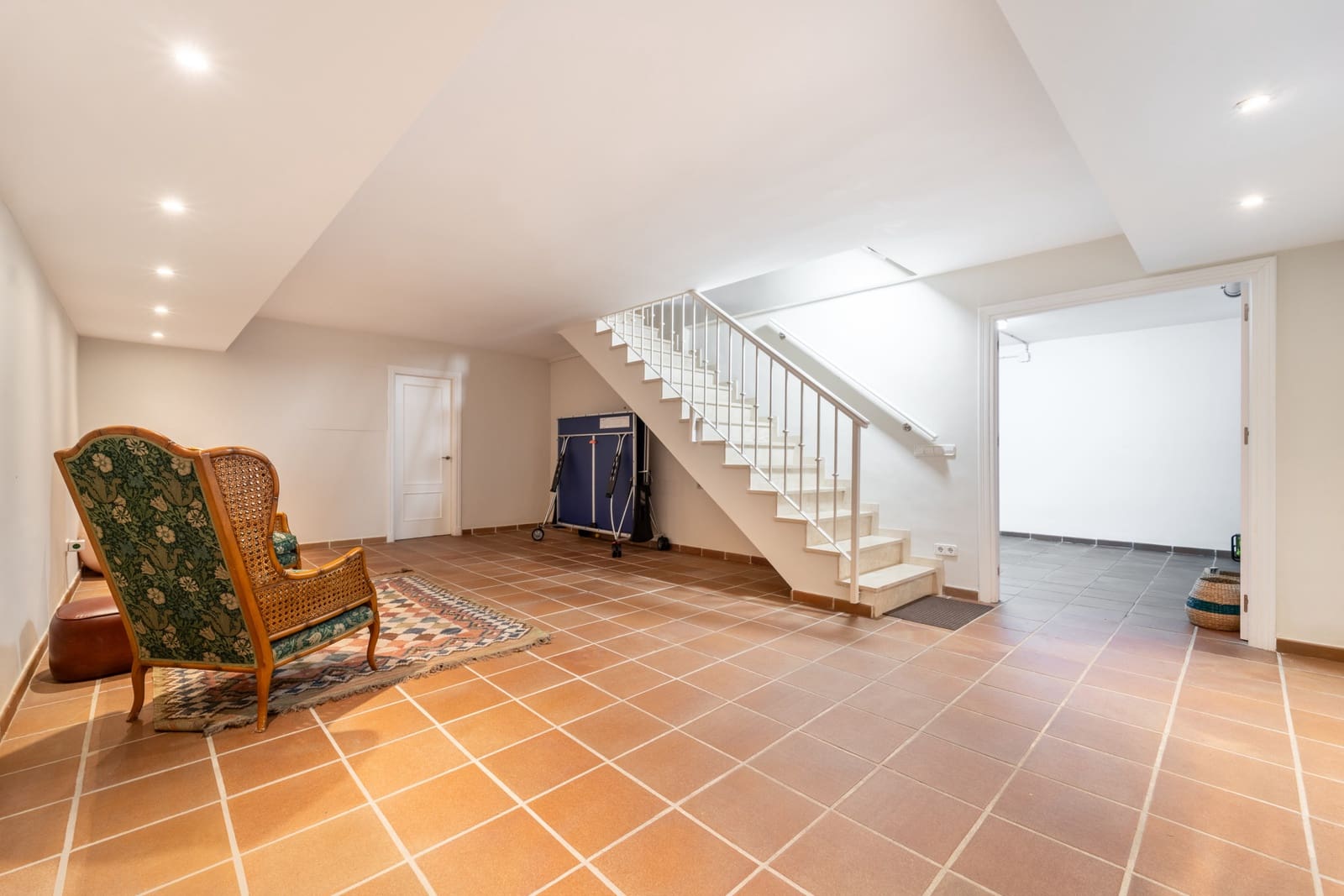 3 bedroom Townhouse for rent in Marbella with pool garage - € 4,150 (Ref: 9699689)