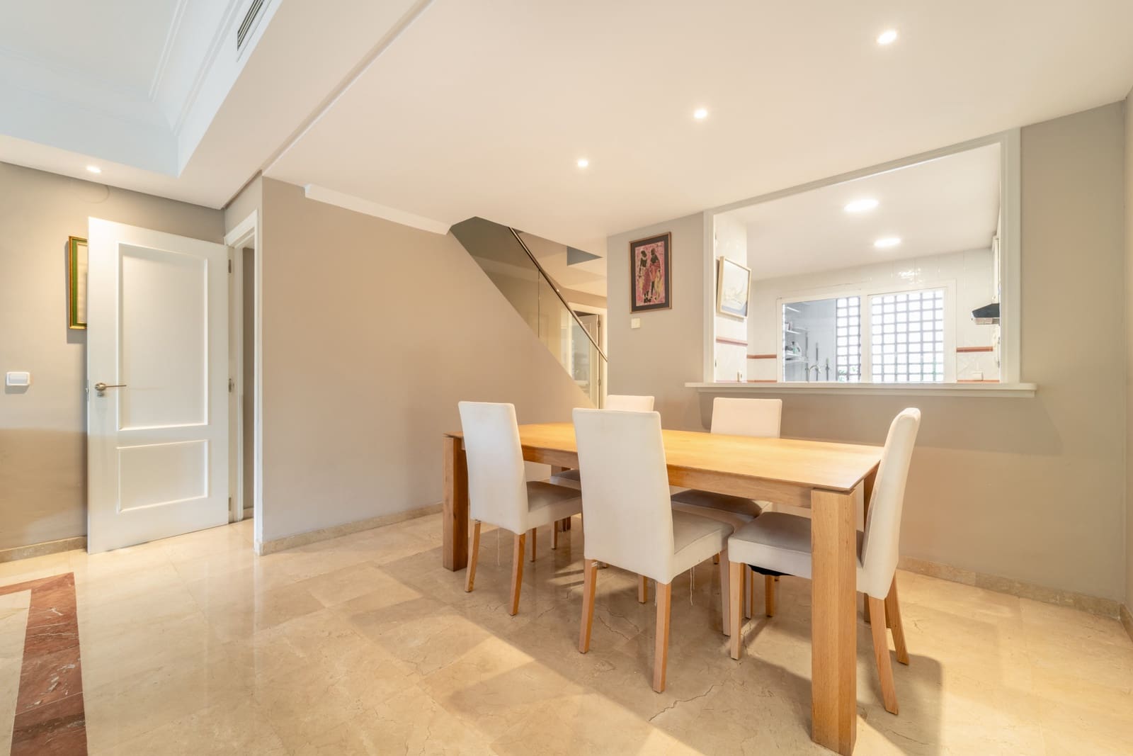 3 bedroom Townhouse for rent in Marbella with pool garage - € 4,150 (Ref: 9699689)