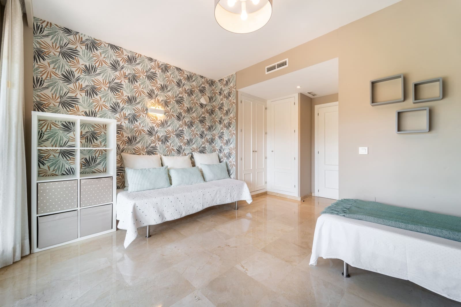 3 bedroom Townhouse for rent in Marbella with pool garage - € 4,150 (Ref: 9699689)