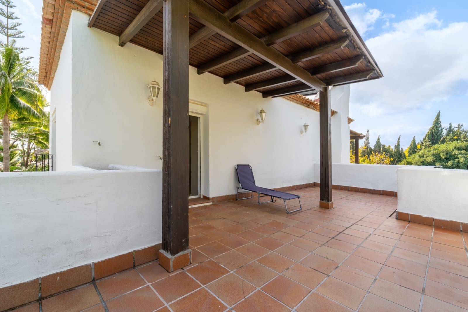 3 bedroom Townhouse for rent in Marbella with pool garage - € 4,150 (Ref: 9699689)