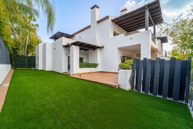 Maison de Ville de 3 chambres à louer à Marbella avec piscine garage - 4 150 € (Ref: 9699689)