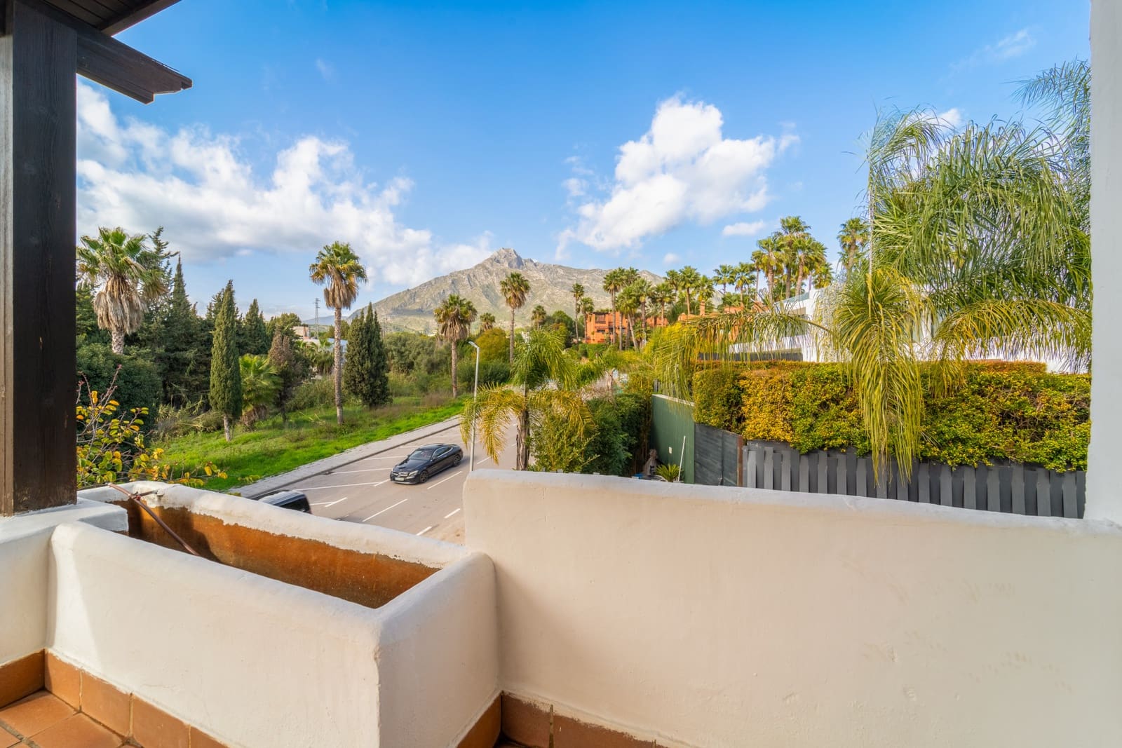 3 bedroom Townhouse for rent in Marbella with pool garage - € 4,150 (Ref: 9699689)