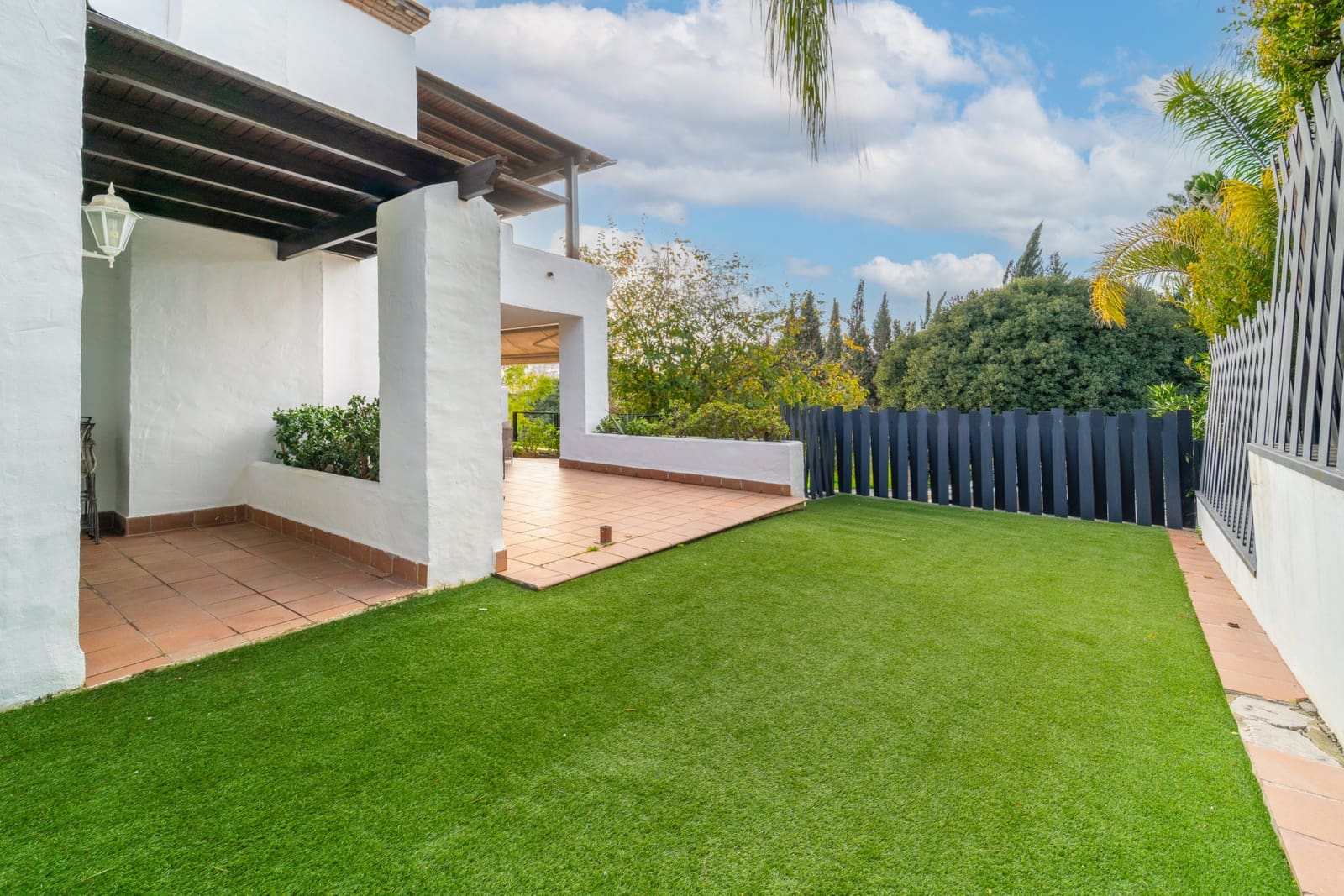 3 bedroom Townhouse for rent in Marbella with pool garage - € 4,150 (Ref: 9699689)