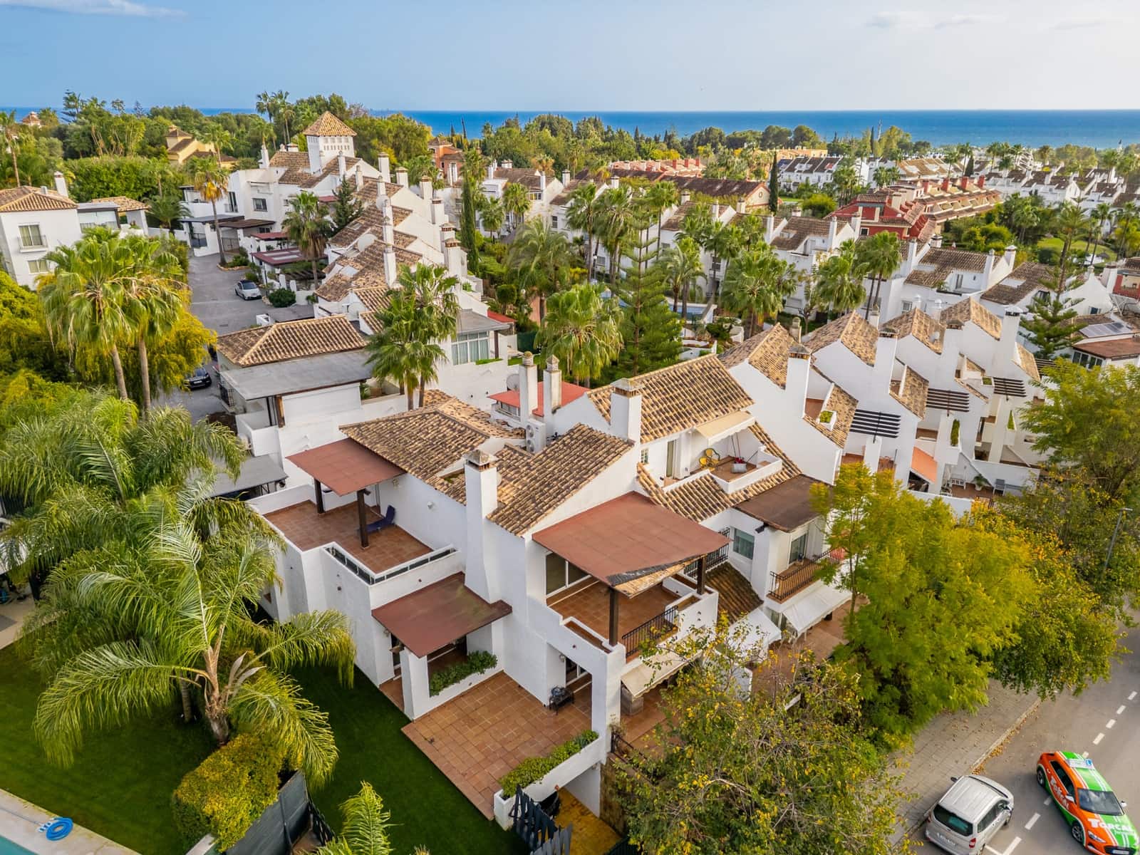 3 bedroom Townhouse for rent in Marbella with pool garage - € 4,150 (Ref: 9699689)