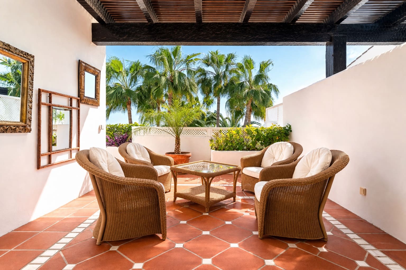 4 bedroom Penthouse for sale in Marbella with pool garage - € 5,100,000 (Ref: 9701490)