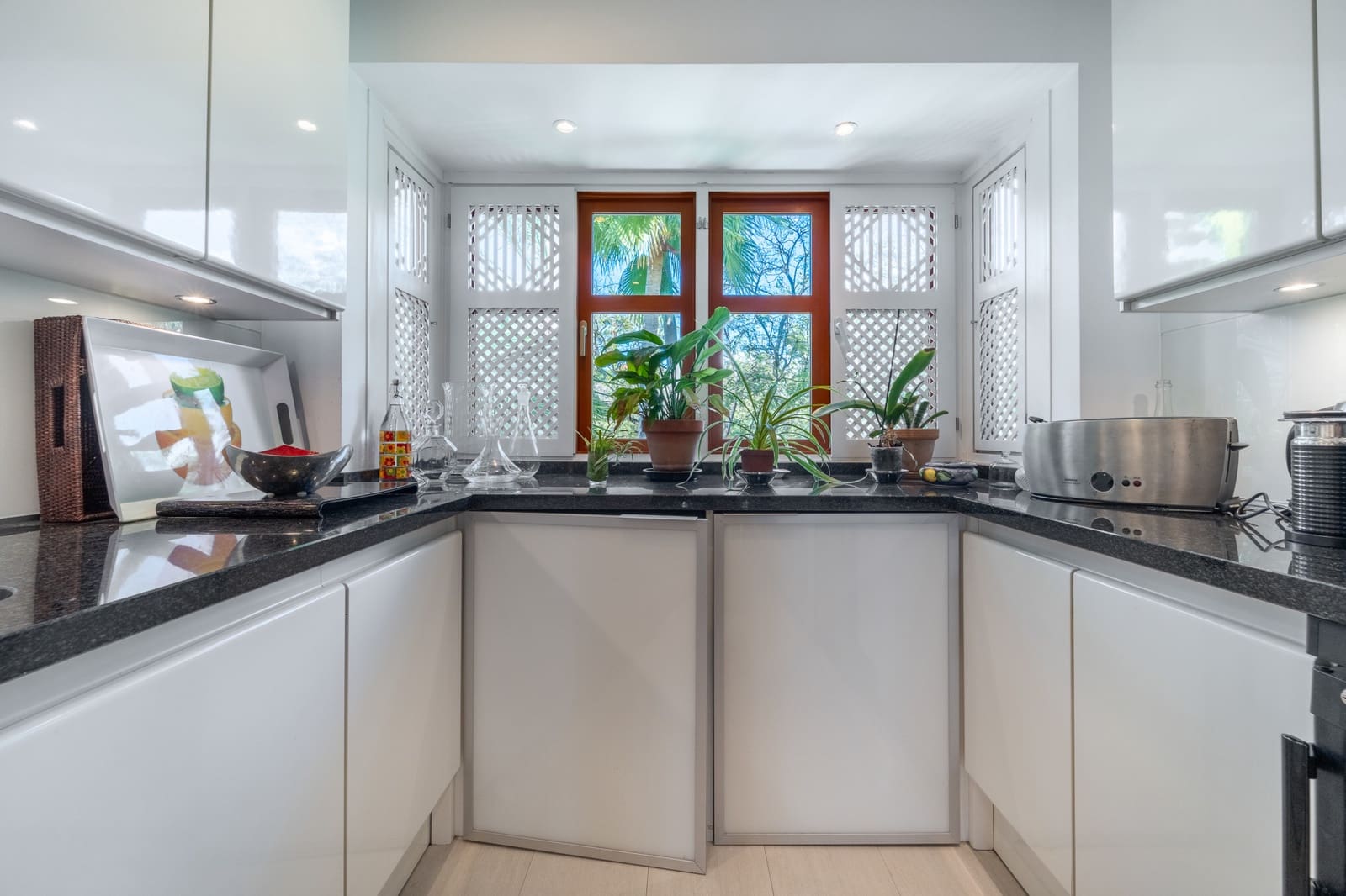 4 bedroom Penthouse for sale in Marbella with pool garage - € 5,100,000 (Ref: 9701490)