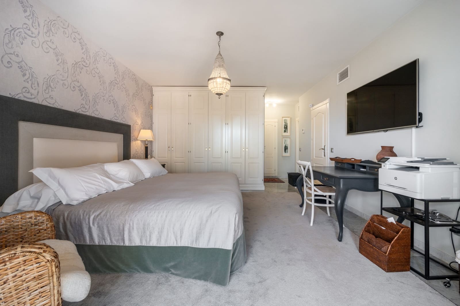 4 bedroom Penthouse for sale in Marbella with pool garage - € 5,100,000 (Ref: 9701490)