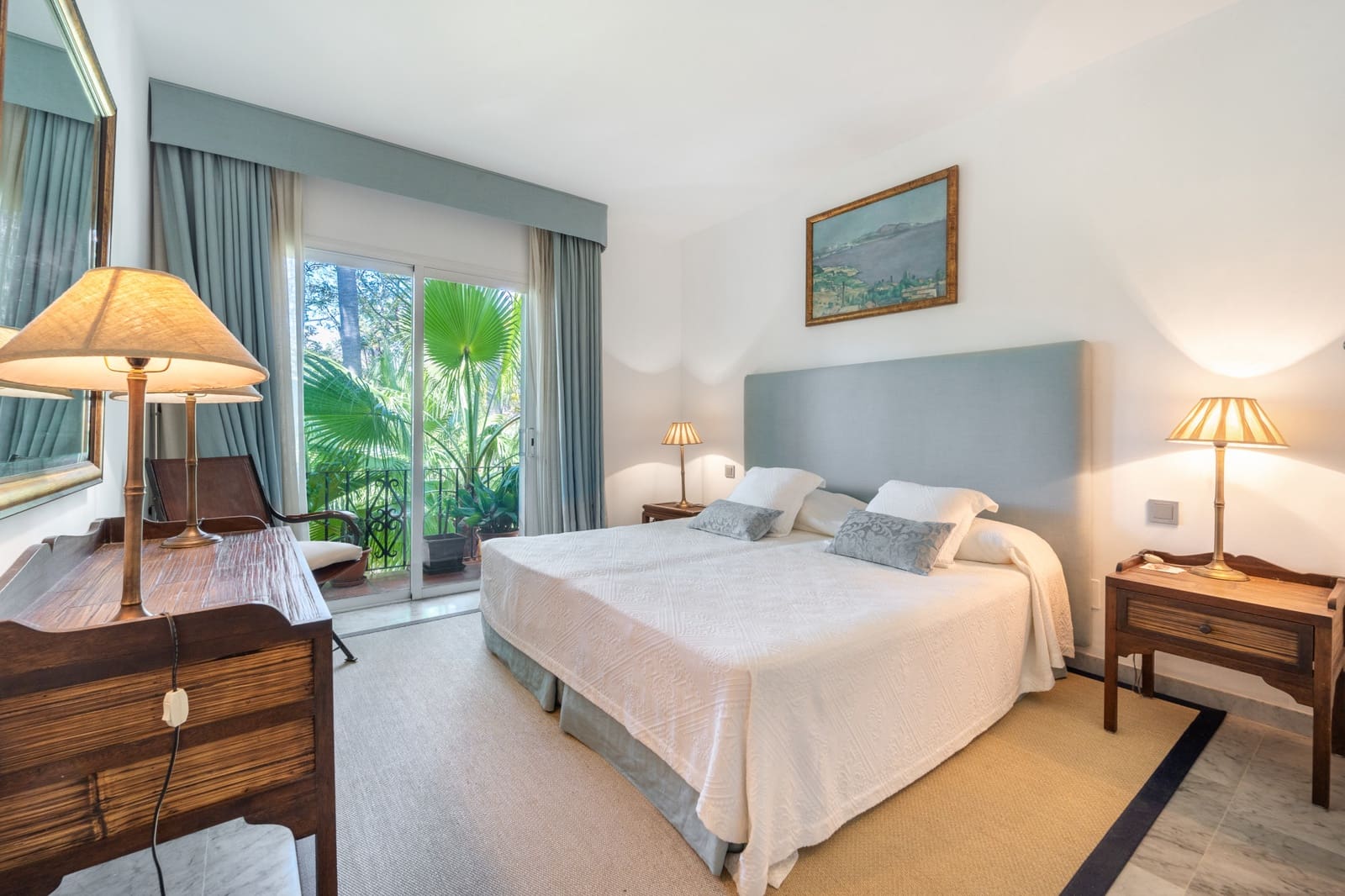 4 bedroom Penthouse for sale in Marbella with pool garage - € 5,100,000 (Ref: 9701490)