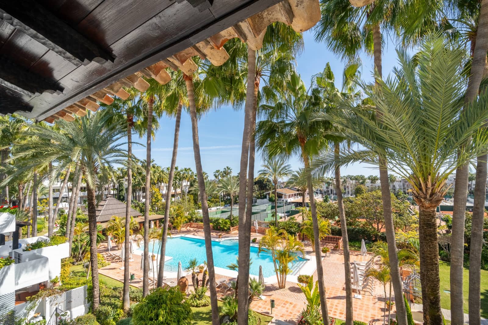 4 bedroom Penthouse for sale in Marbella with pool garage - € 5,100,000 (Ref: 9701490)