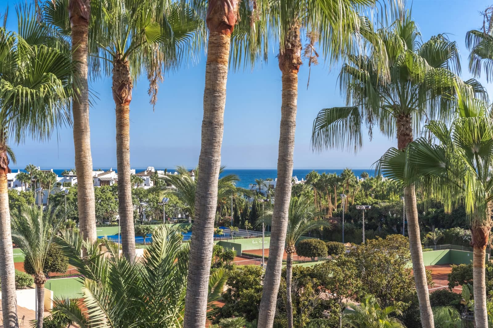 4 bedroom Penthouse for sale in Marbella with pool garage - € 5,100,000 (Ref: 9701490)