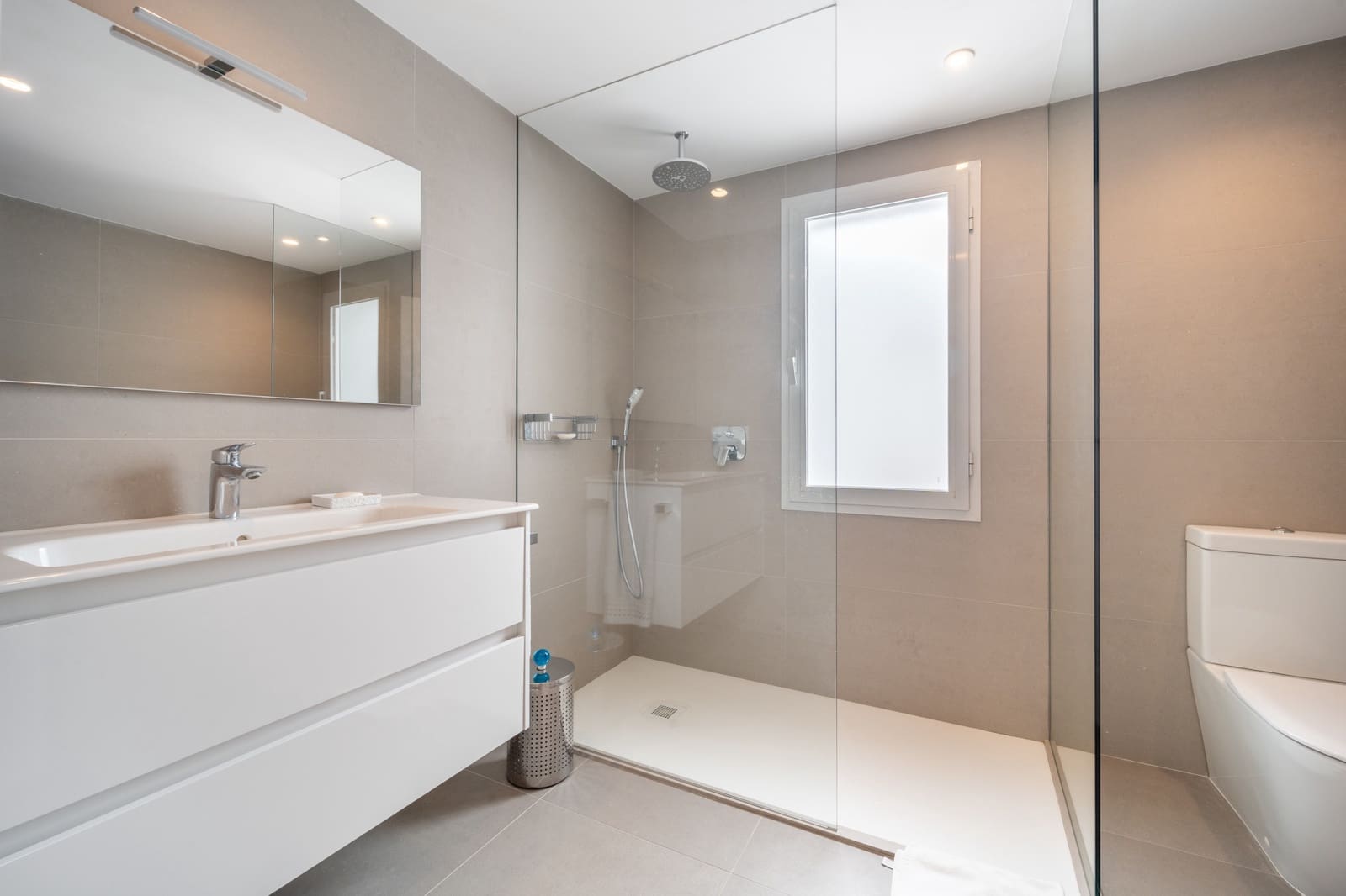4 bedroom Penthouse for sale in Marbella with pool garage - € 4,950,000 (Ref: 9701490)