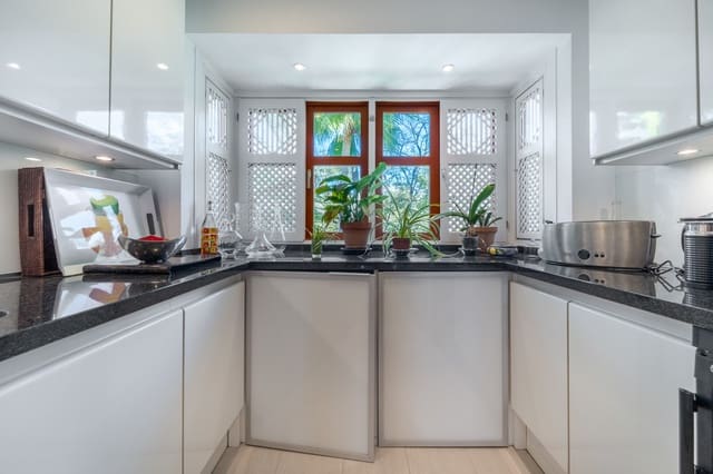 4 soveværelse Penthouse til salg i Marbella med swimmingpool garage - € 4.950.000 (Ref: 9701490)