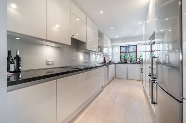 4 soveværelse Penthouse til salg i Marbella med swimmingpool garage - € 4.950.000 (Ref: 9701490)