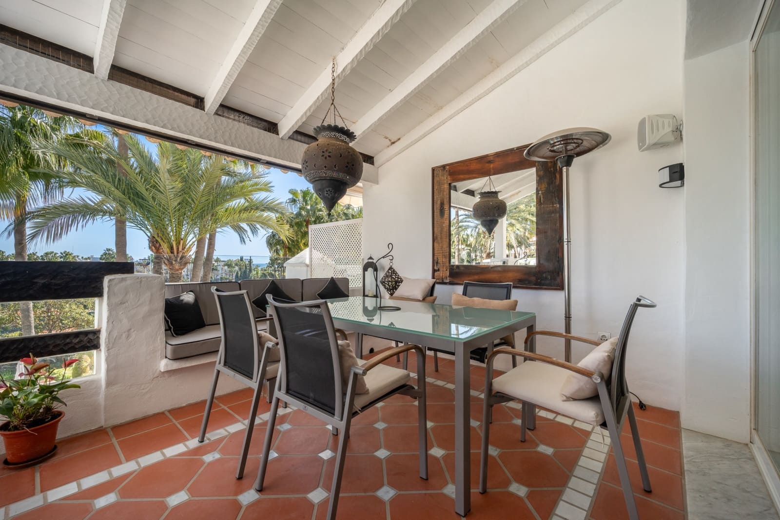 4 bedroom Penthouse for sale in Marbella with pool garage - € 4,950,000 (Ref: 9701490)