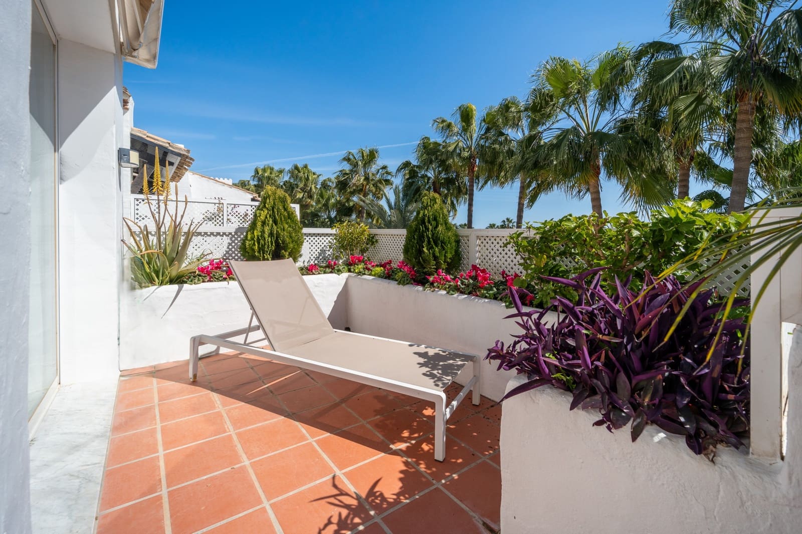 4 bedroom Penthouse for sale in Marbella with pool garage - € 4,950,000 (Ref: 9701490)