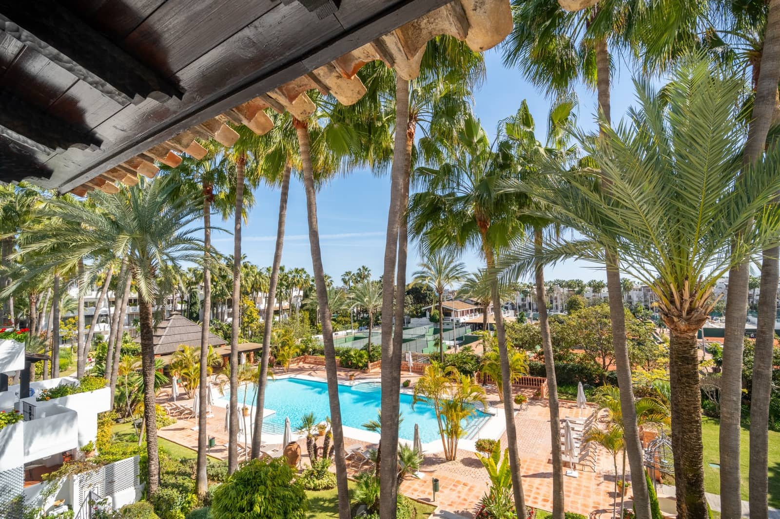 4 bedroom Penthouse for sale in Marbella with pool garage - € 4,950,000 (Ref: 9701490)