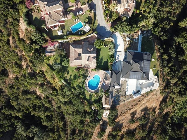 Chalet de 5 habitaciones en Marbella en venta con piscina garaje - 3.095.000 € (Ref: 9701491)