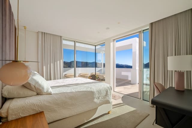 3 slaapkamer Penthouse te koop in Ojen met zwembad garage - € 2.995.000 (Ref: 9711822)