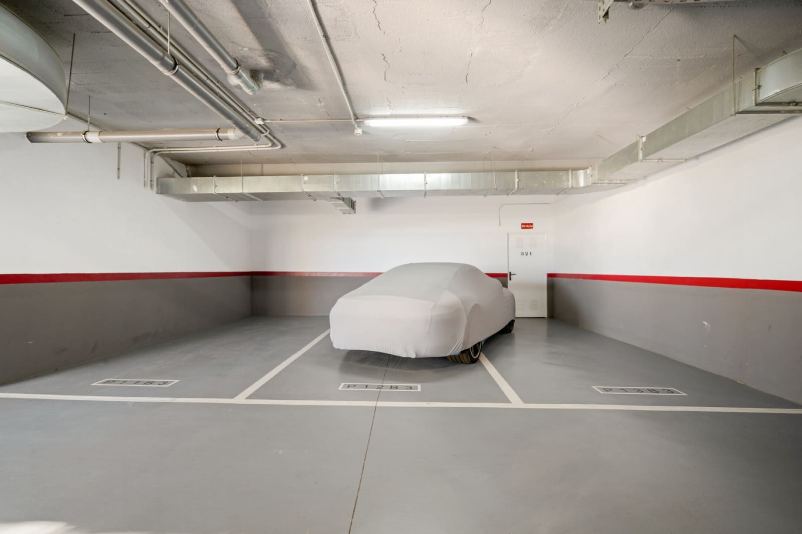 3 bedroom Penthouse for sale in Ojen with pool garage - € 2,995,000 (Ref: 9711822)