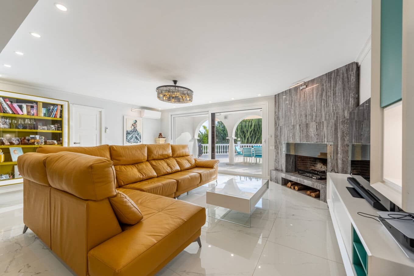 5 makuuhuone Huvila myytävänä paikassa Marbella mukana uima-altaan 
autotalli - 1 595 000 € (Ref: 9714736)