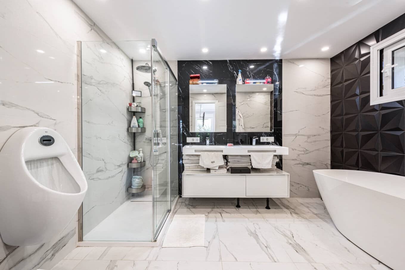 5 makuuhuone Huvila myytävänä paikassa Marbella mukana uima-altaan 
autotalli - 1 595 000 € (Ref: 9714736)