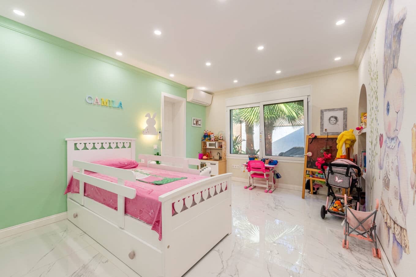 5 makuuhuone Huvila myytävänä paikassa Marbella mukana uima-altaan 
autotalli - 1 595 000 € (Ref: 9714736)