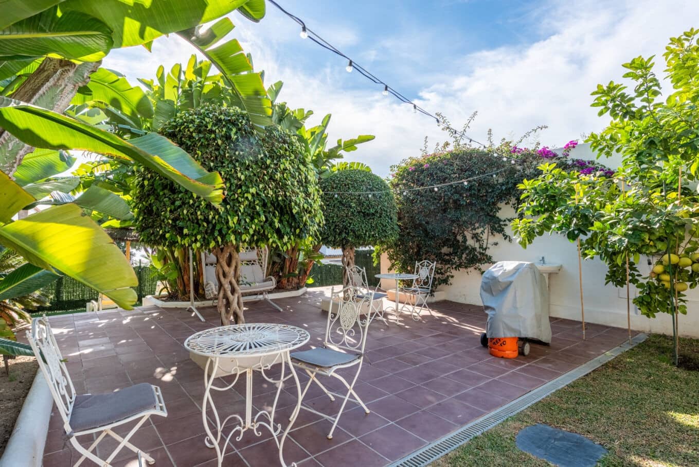 5 makuuhuone Huvila myytävänä paikassa Marbella mukana uima-altaan 
autotalli - 1 595 000 € (Ref: 9714736)