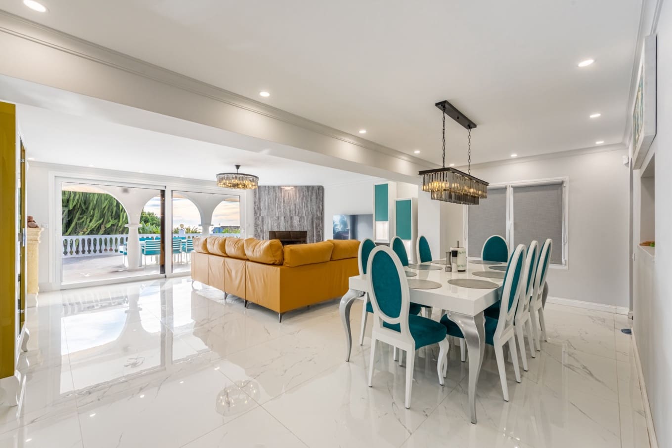 6 bedroom Villa for sale in Marbella with pool garage - € 1,595,000 (Ref: 9714736)