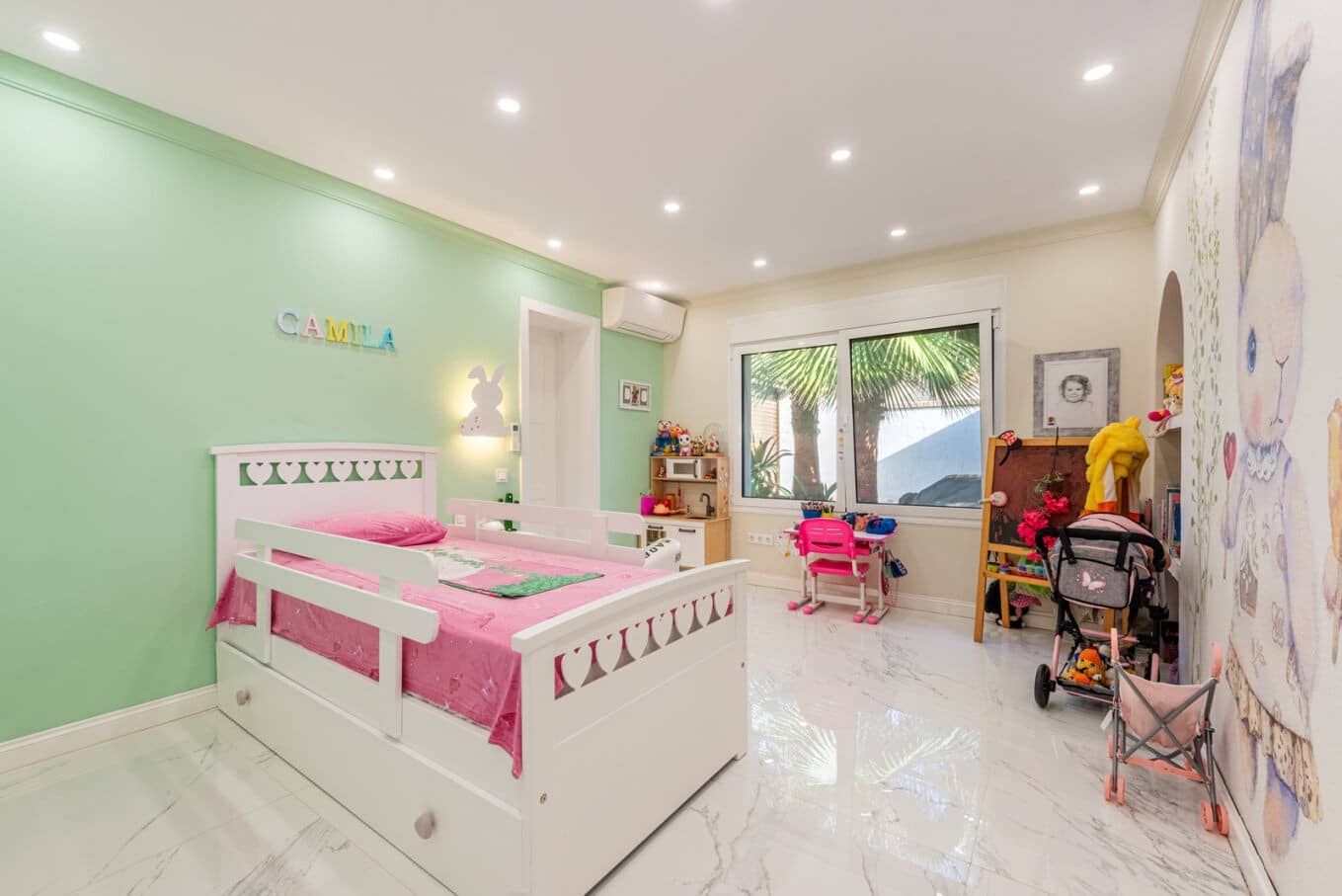 6 bedroom Villa for sale in Marbella with pool garage - € 1,595,000 (Ref: 9714736)
