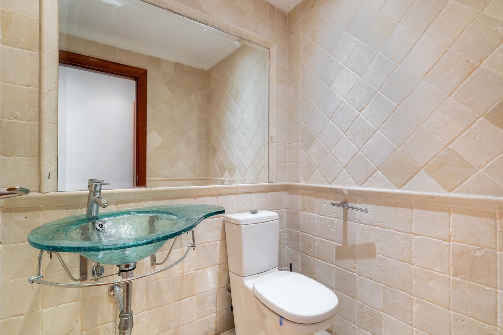 2 bedroom Apartment for sale in Marbella with pool garage - € 1,175,000 (Ref: 9719772)