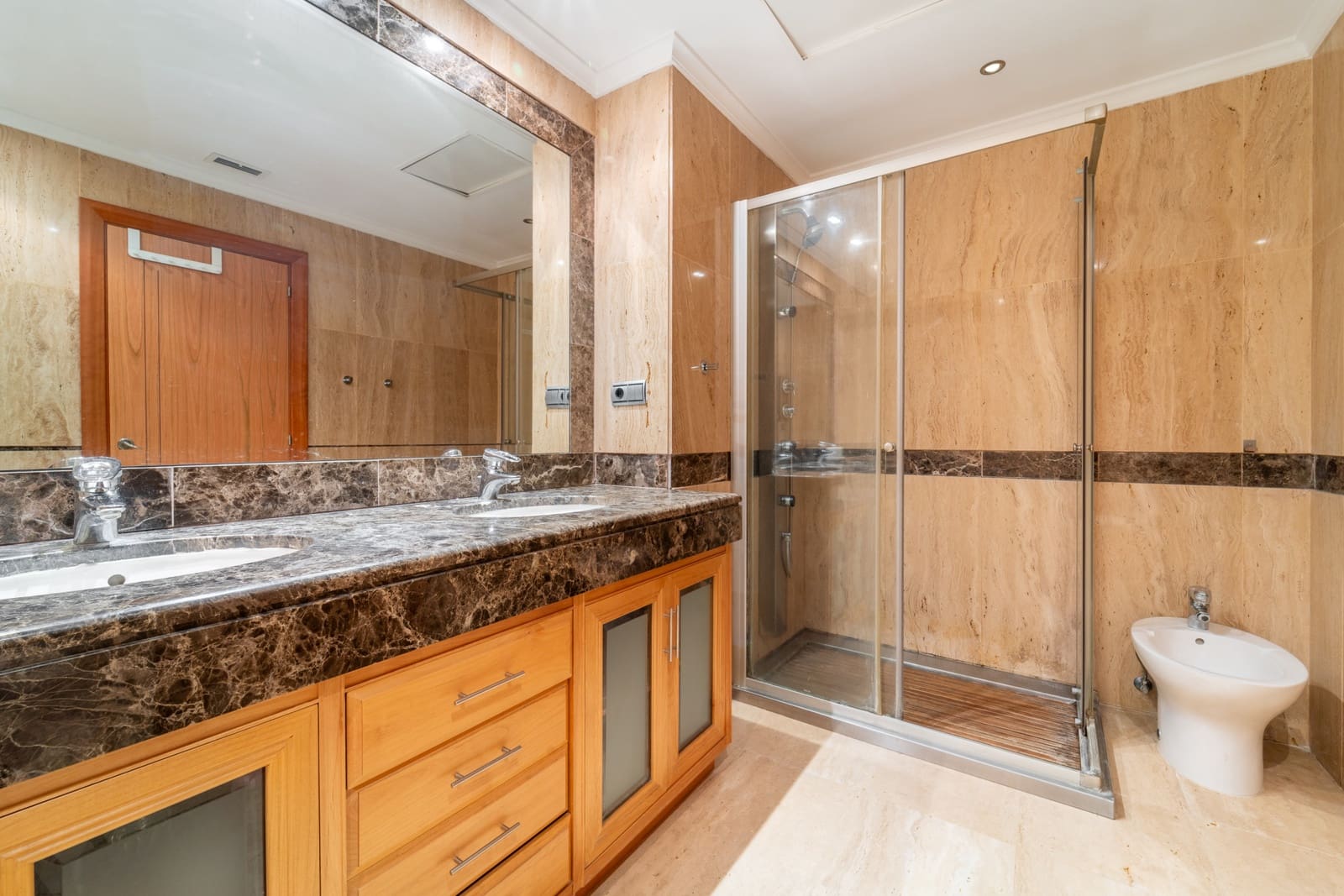 2 bedroom Apartment for sale in Marbella with pool garage - € 1,175,000 (Ref: 9719772)