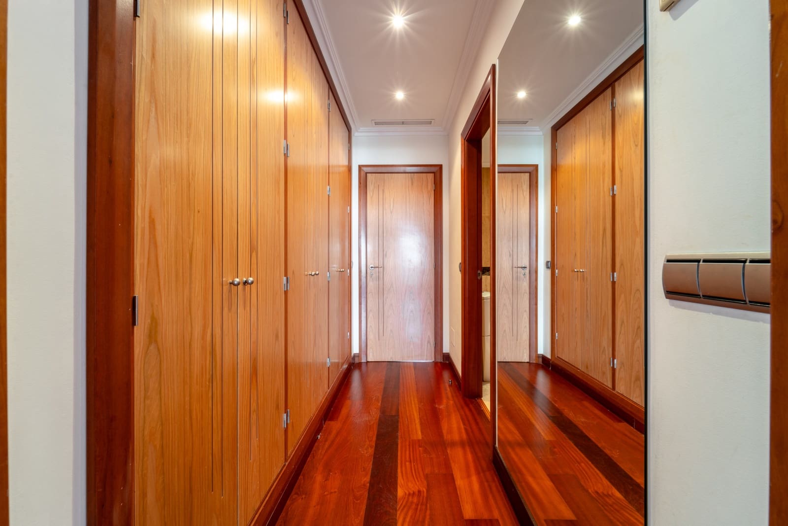 2 bedroom Apartment for sale in Marbella with pool garage - € 1,175,000 (Ref: 9719772)