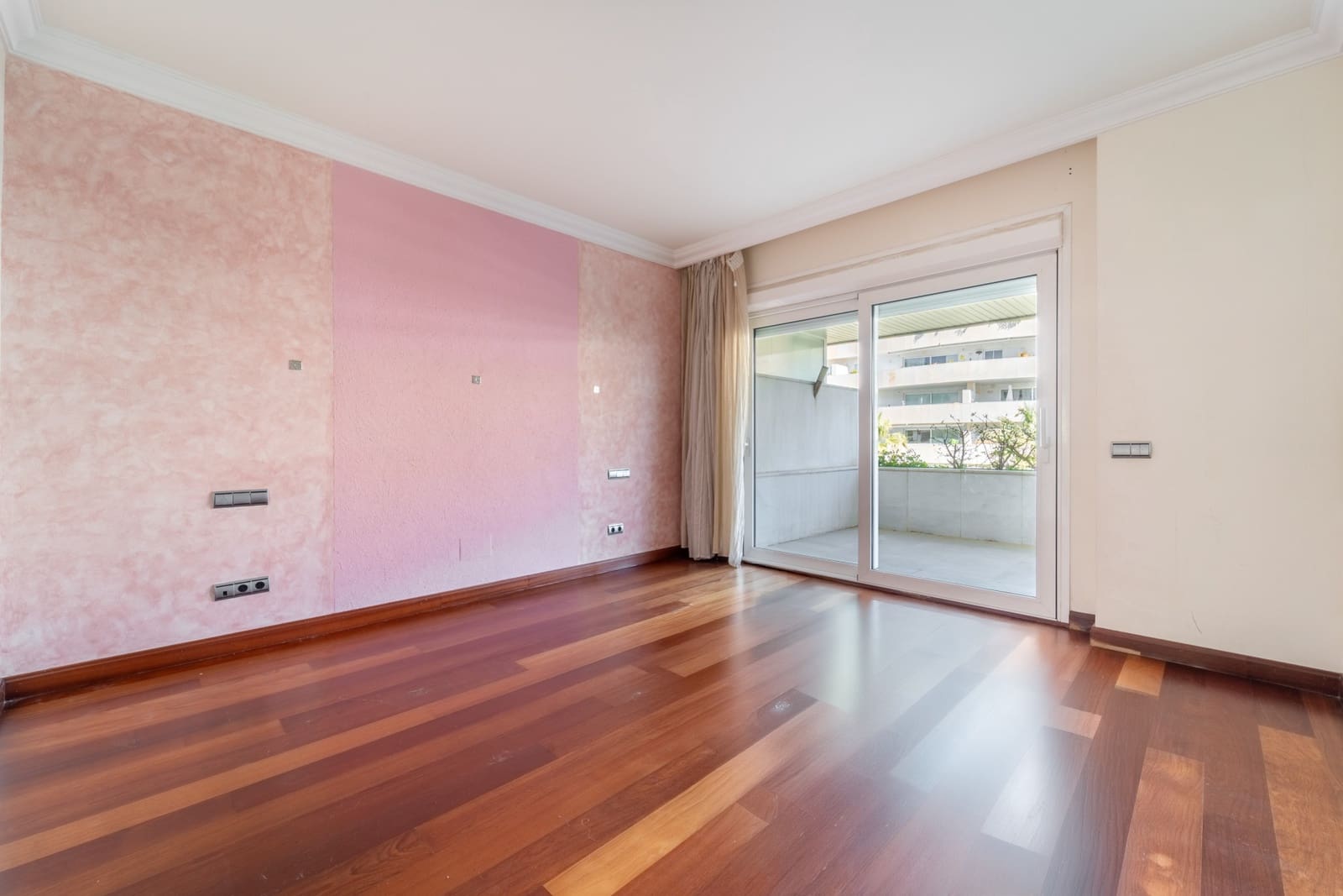 2 soverom Leilighet til salgs i Marbella med svømmebasseng - € 1 075 000 (Ref: 9719772)