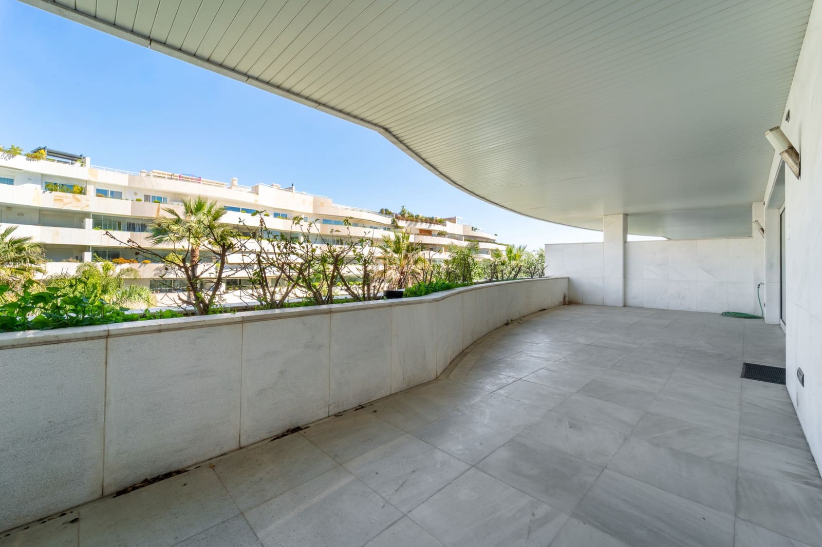 2 soverom Leilighet til salgs i Marbella med svømmebasseng - € 1 075 000 (Ref: 9719772)