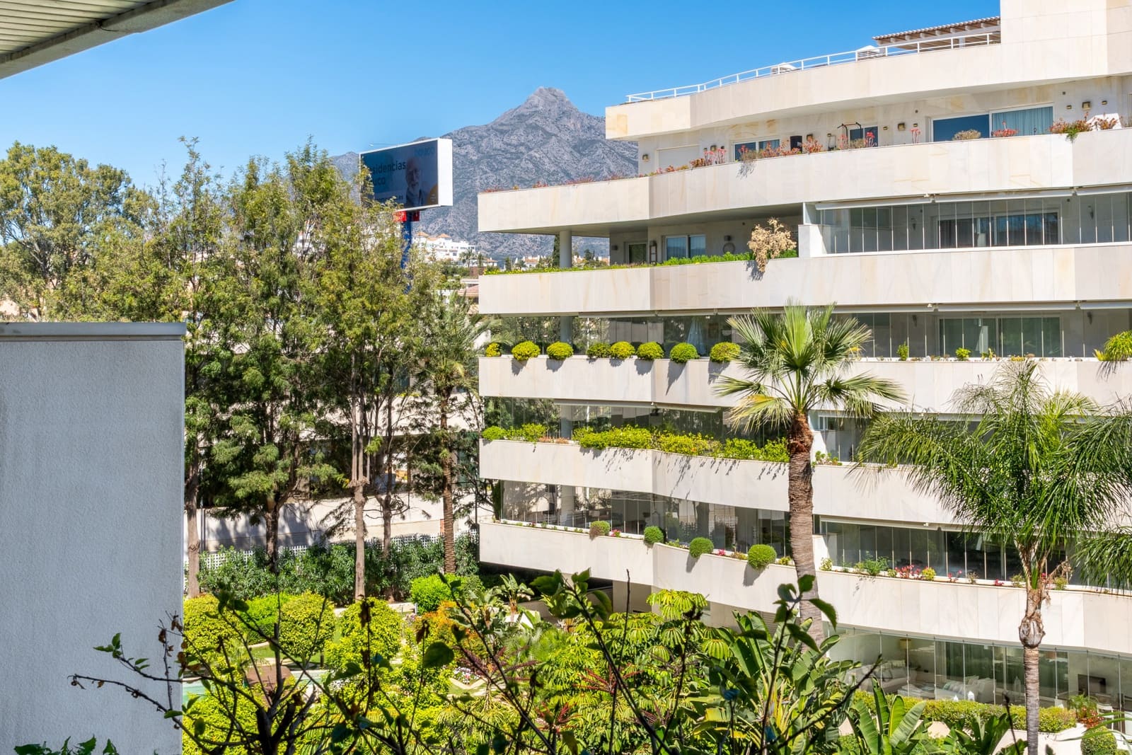 2 soverom Leilighet til salgs i Marbella med svømmebasseng - € 1 075 000 (Ref: 9719772)