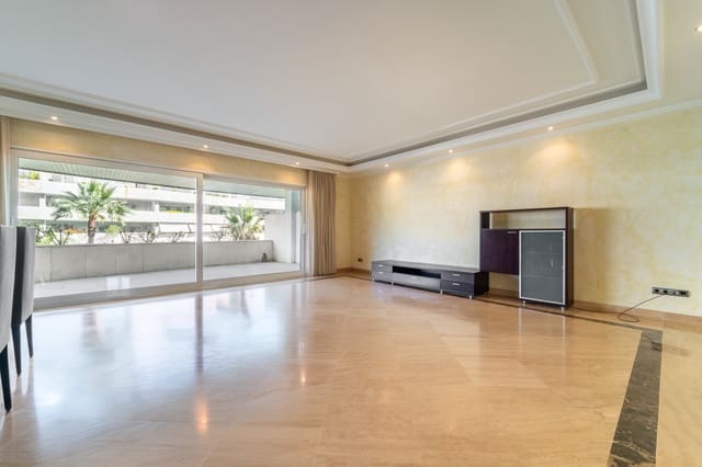 2 bedroom Apartment for sale in Marbella with pool - € 1,175,000 (Ref: 9719772)