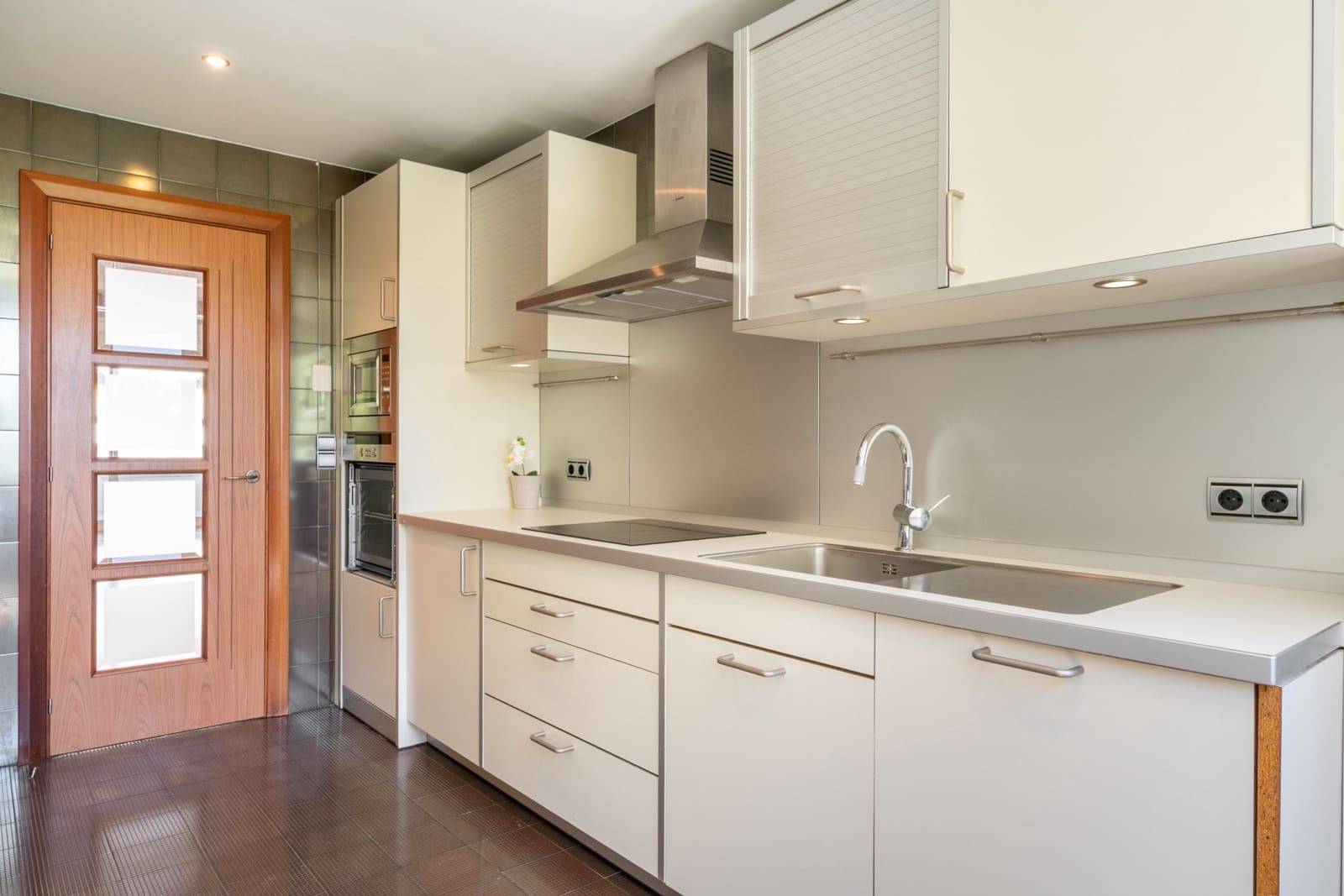 2 soverom Leilighet til salgs i Marbella med svømmebasseng - € 1 075 000 (Ref: 9719772)