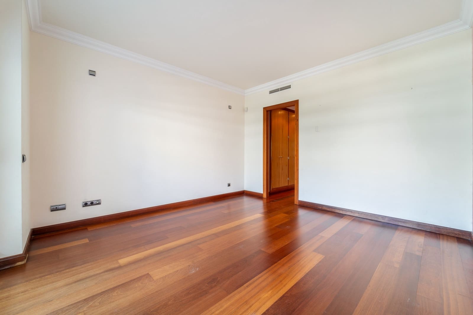 2 soverom Leilighet til salgs i Marbella med svømmebasseng - € 1 075 000 (Ref: 9719772)