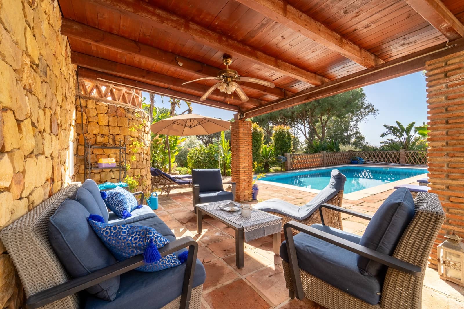 7 makuuhuone Huvila myytävänä paikassa Marbella mukana uima-altaan 
autotalli - 1 995 000 € (Ref: 9719773)