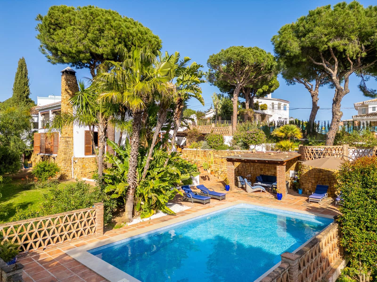 7 makuuhuone Huvila myytävänä paikassa Marbella mukana uima-altaan 
autotalli - 1 995 000 € (Ref: 9719773)