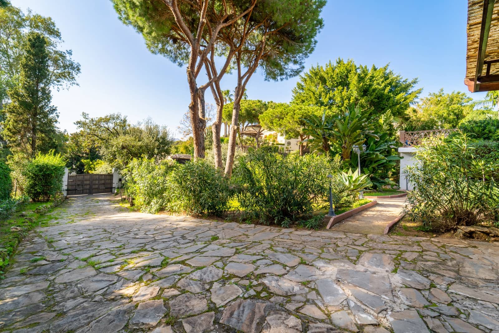 7 makuuhuone Huvila myytävänä paikassa Marbella mukana uima-altaan 
autotalli - 1 995 000 € (Ref: 9719773)