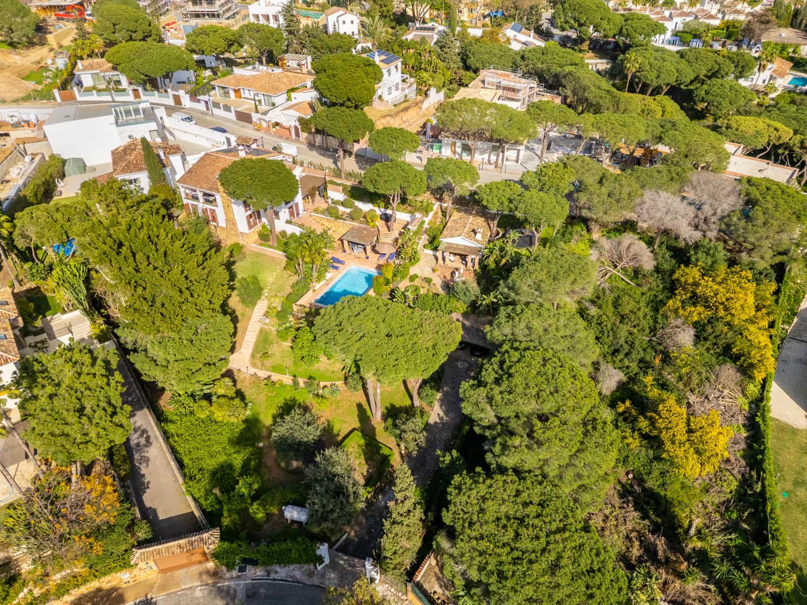 7 bedroom Villa for sale in Marbella with pool garage - € 1,995,000 (Ref: 9719773)