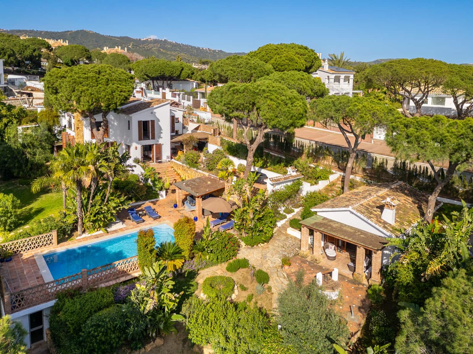 7 bedroom Villa for sale in Marbella with pool garage - € 1,995,000 (Ref: 9719773)