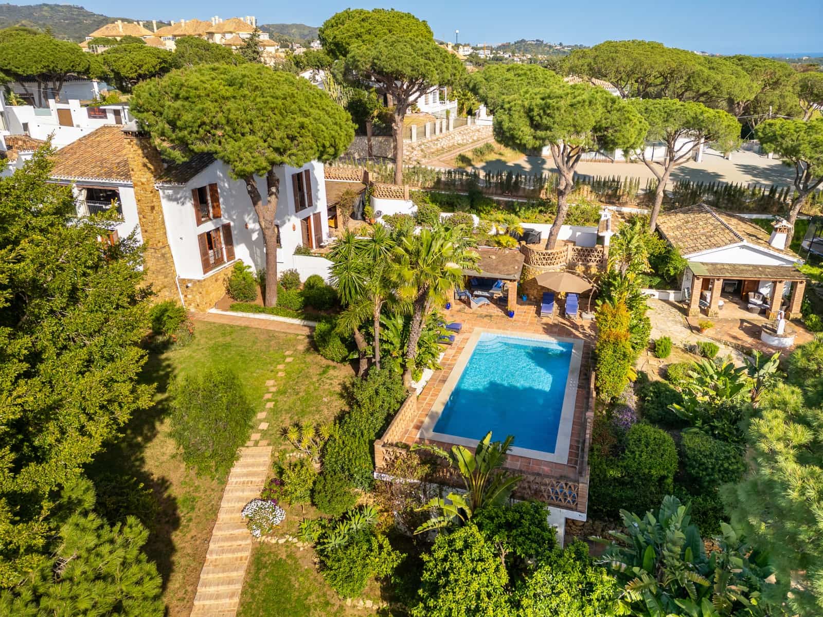 7 bedroom Villa for sale in Marbella with pool garage - € 1,995,000 (Ref: 9719773)