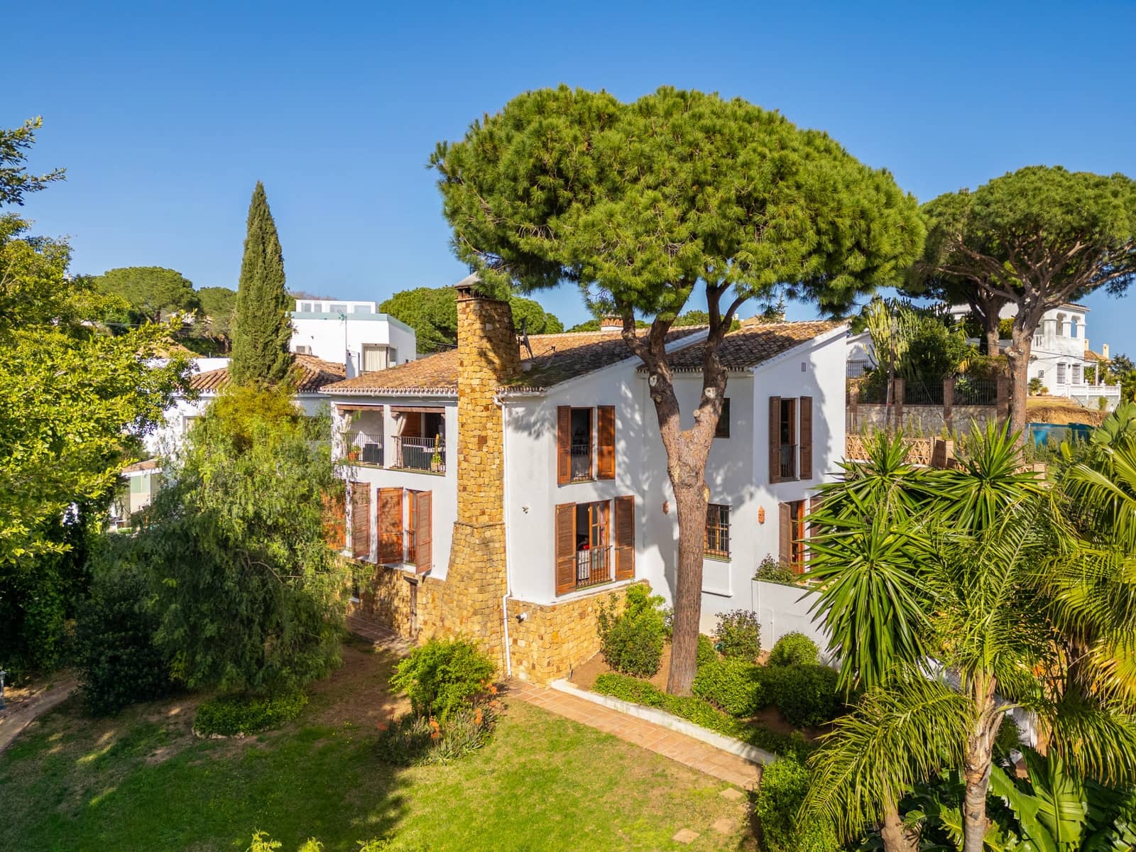 7 bedroom Villa for sale in Marbella with pool garage - € 1,995,000 (Ref: 9719773)