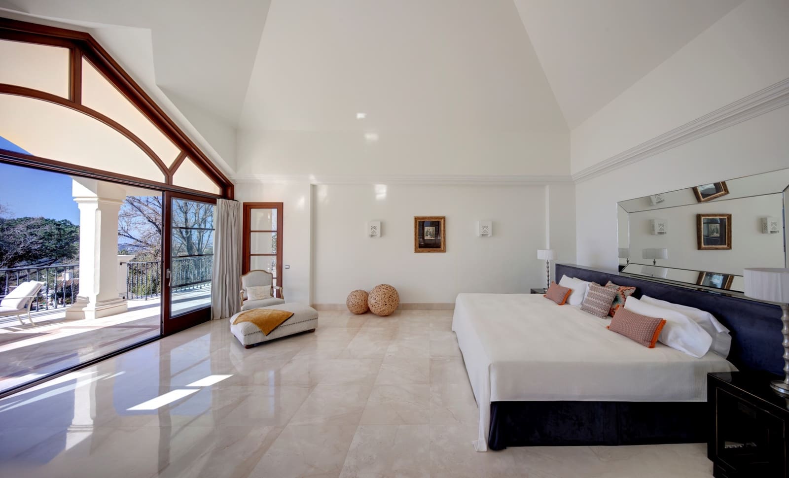 5 bedroom Villa for sale in Marbella with pool garage - € 8,500,000 (Ref: 9719774)