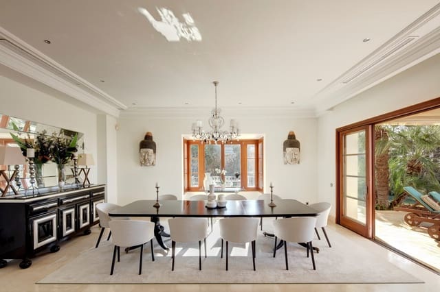 5 sypialnia Willa na sprzedaż w Marbella z basenem garażem - 8 500 000 € (Ref: 9719774)